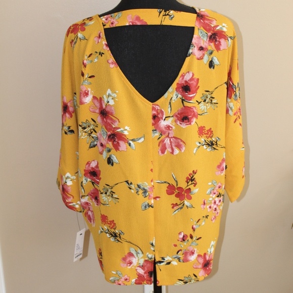NWT Apt 9 Floral Blouse w/3/4 Sleeves - Picture 4 of 7